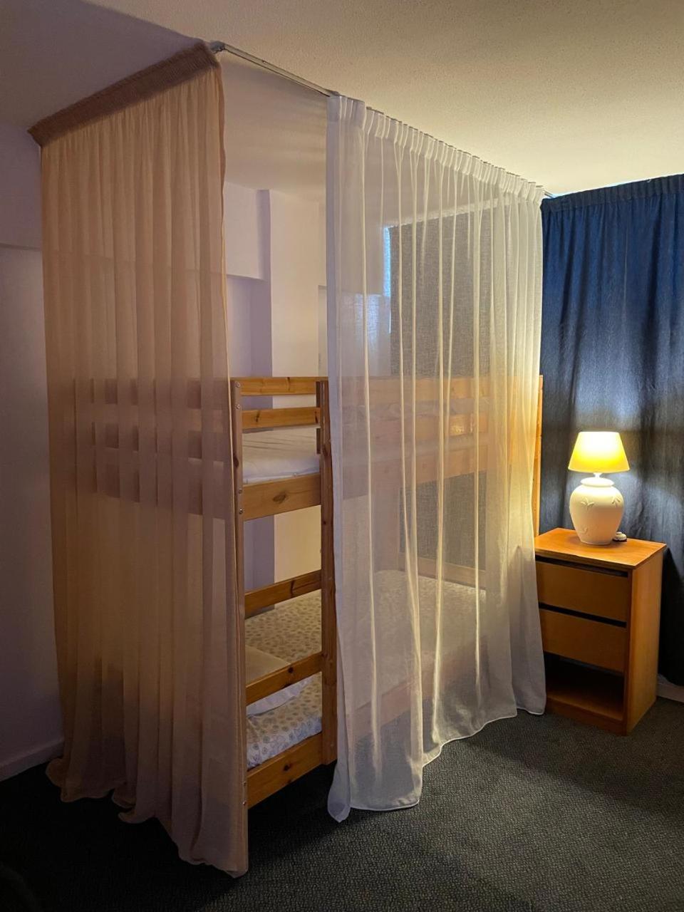 Premium Hostel Marina Paphos Esterno foto
