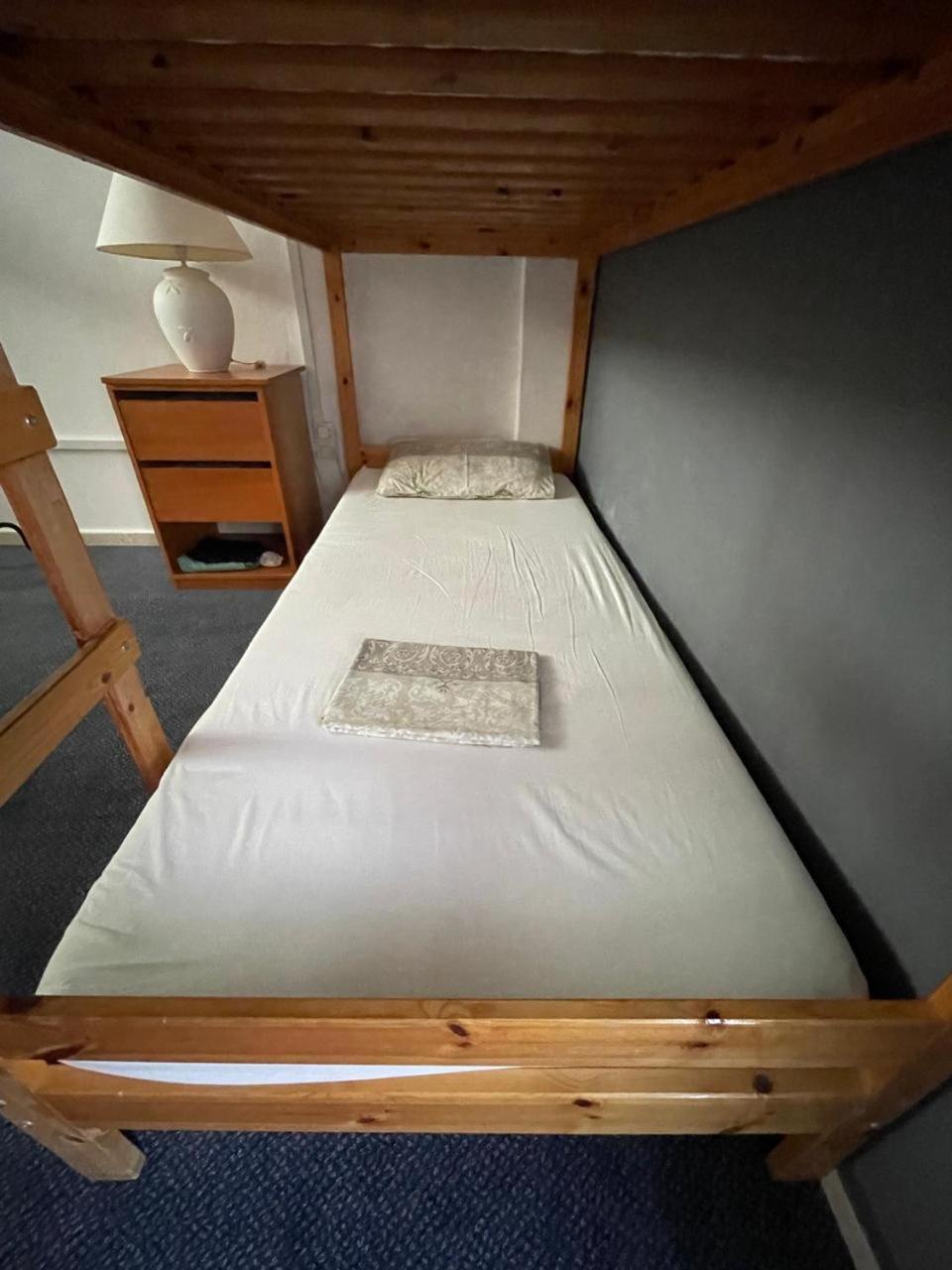 Premium Hostel Marina Paphos Esterno foto