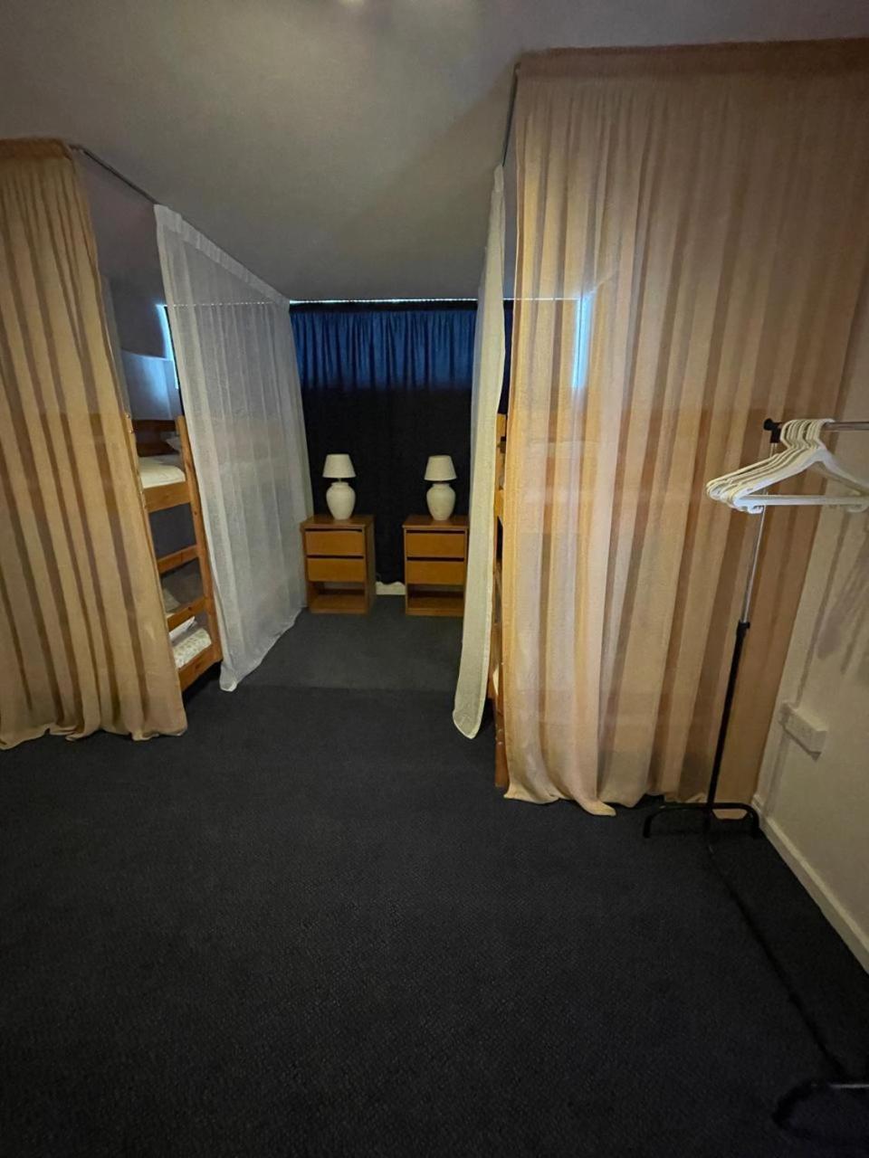 Premium Hostel Marina Paphos Esterno foto