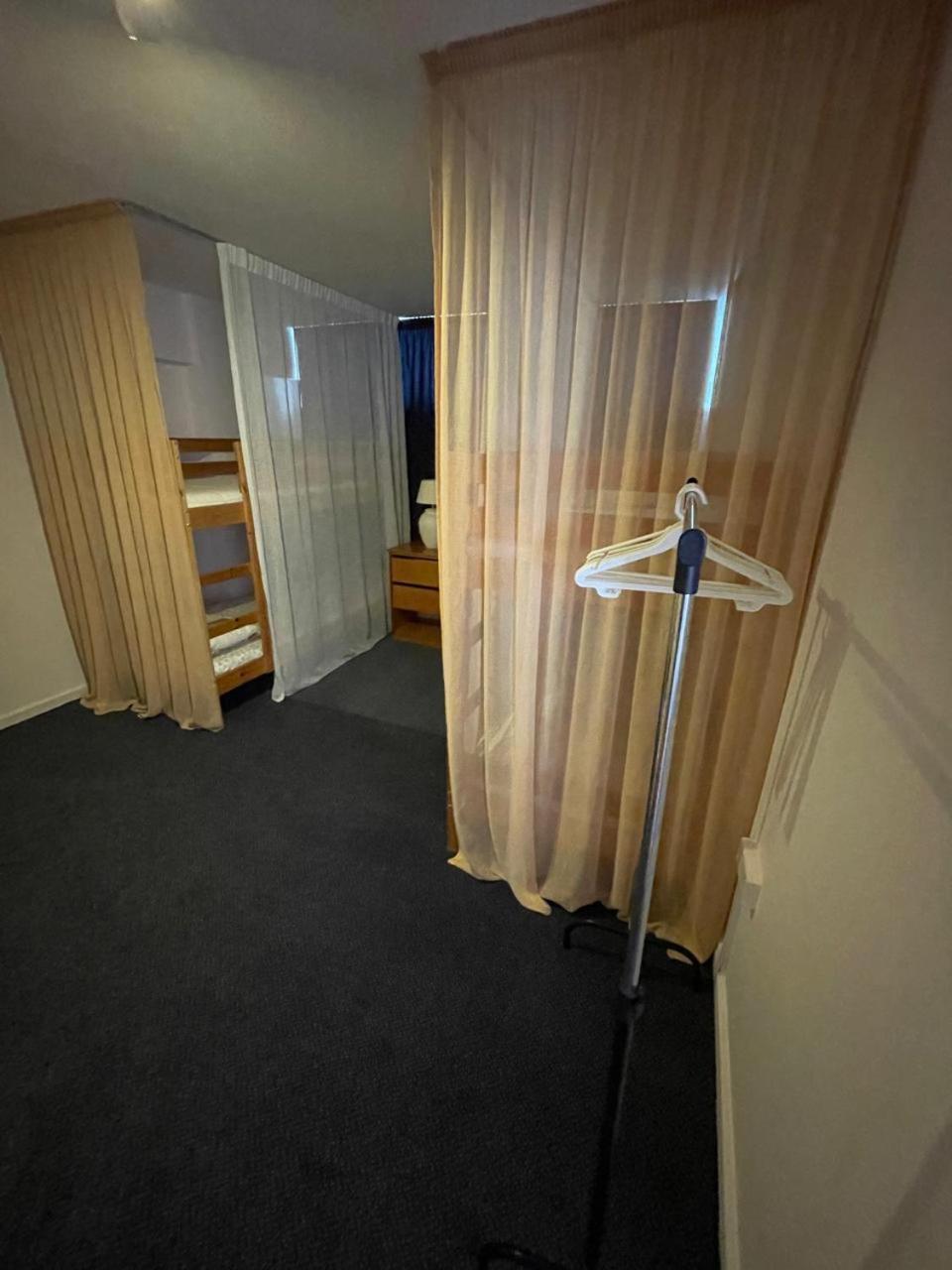 Premium Hostel Marina Paphos Esterno foto