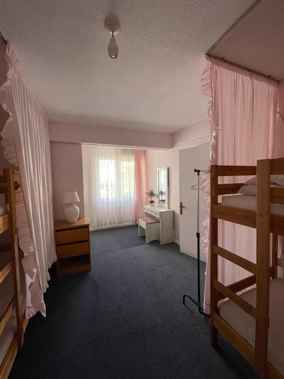 Premium Hostel Marina Paphos Esterno foto